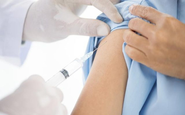 Người đã tiêm vaccine cần chuẩn bị thêm gì để phòng dịch hiệu quả?