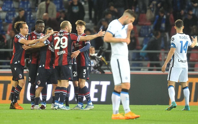 Thua ngược Bologna, Inter Milan sảy chân trên đường đua vô địch Serie A