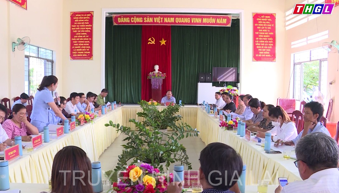 Phó Bí thư Tỉnh uỷ, Trưởng Ban Nội chính Tỉnh uỷ Rah Lan Chung làm việc với hệ thống chính trị xã Ia Púch (huyện Chư Prông)