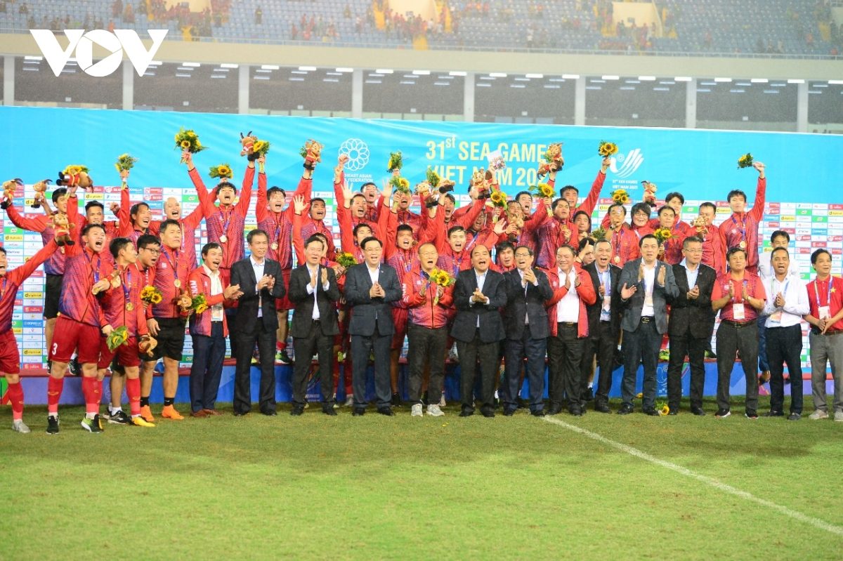 U23 Việt Nam vỡ oà cảm xúc khi nhận HCV SEA Games 31