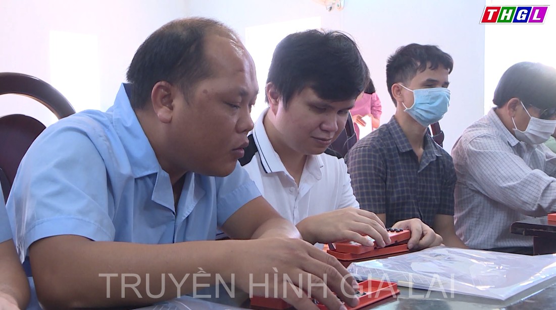Hội Người mù tỉnh Gia Lai khai giảng lớp học chữ Braille