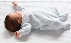 Cách giúp trẻ sơ sinh có giấc ngủ an toàn