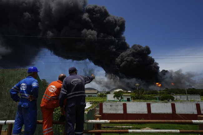 Cháy tại kho dầu lớn nhất Cuba: Ngọn lửa đang đe dọa bể chứa thứ ba