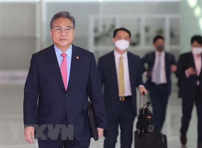 Ngoại trưởng Hàn Quốc Park Jin bắt đầu chuyến thăm Trung Quốc