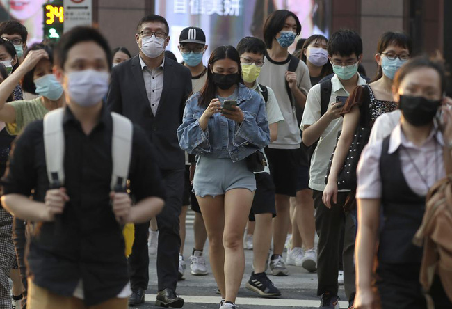 Hàn Quốc trước nguy cơ COVID-19 chồng dịch cúm, châu Âu phê duyệt vaccine “lưỡng trị” đầu tiên