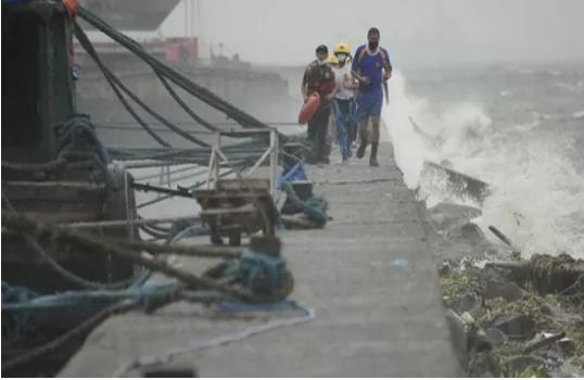 Bão Noru đổ bộ, Philippines ban hành báo động đỏ, hàng nghìn người phải sơ tán