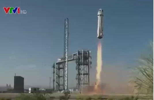 Tên lửa của tỷ phú Jeff Bezos bốc cháy ngay sau khi cất cánh