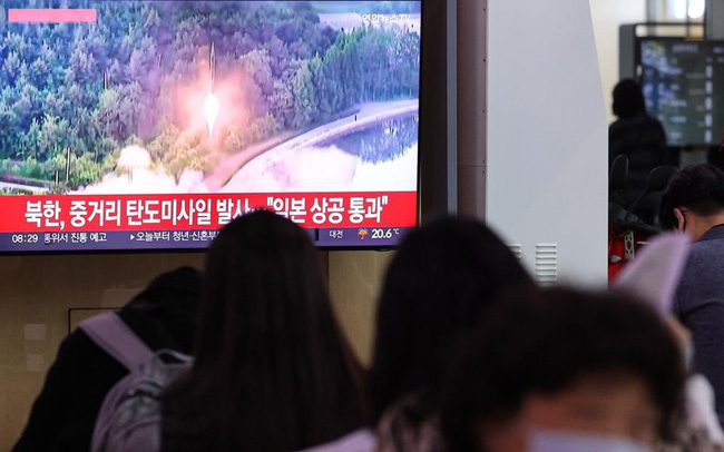 Triều Tiên phóng 2 tên lửa đạn đạo tầm ngắn ra vùng biển phía Đông