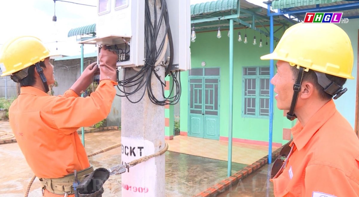 Đảm bảo vận hành lưới điện tại làng tái định cư Dơ Nâu