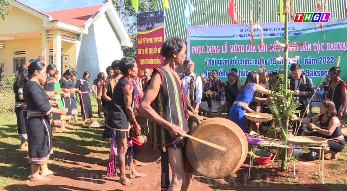Sắc màu lễ Mừng lúa mới của người Bahnar ở huyện Đak Đoa