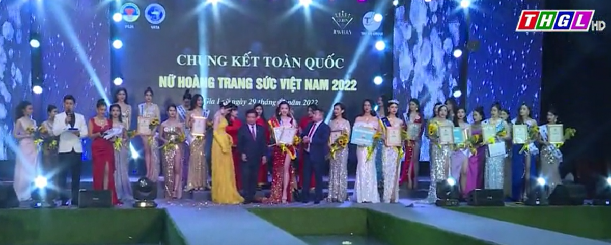 24 thí sinh toả sáng trong đêm chung kết Cuộc thi “Nữ hoàng trang sức Việt Nam” 2022