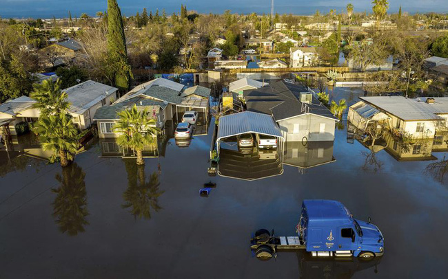 Tổng thống Mỹ ban hành tình trạng khẩn cấp do bão tại bang California