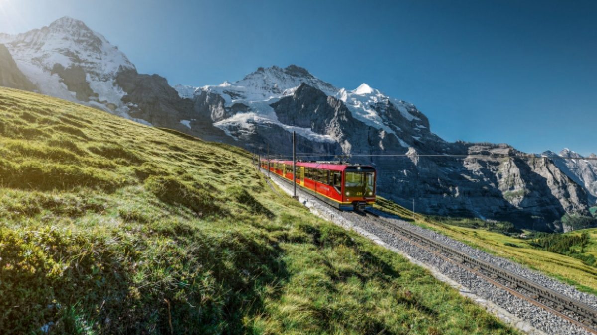Những tuyến du lịch tàu hỏa đẹp nhất Thụy Sĩ