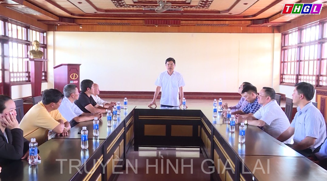 Phó Chủ tịch UBND tỉnh Gia Lai Nguyễn Hữu Quế thăm, chúc Tết Bến xe Đức Long Gia Lai và Cảng Hàng không Pleiku
