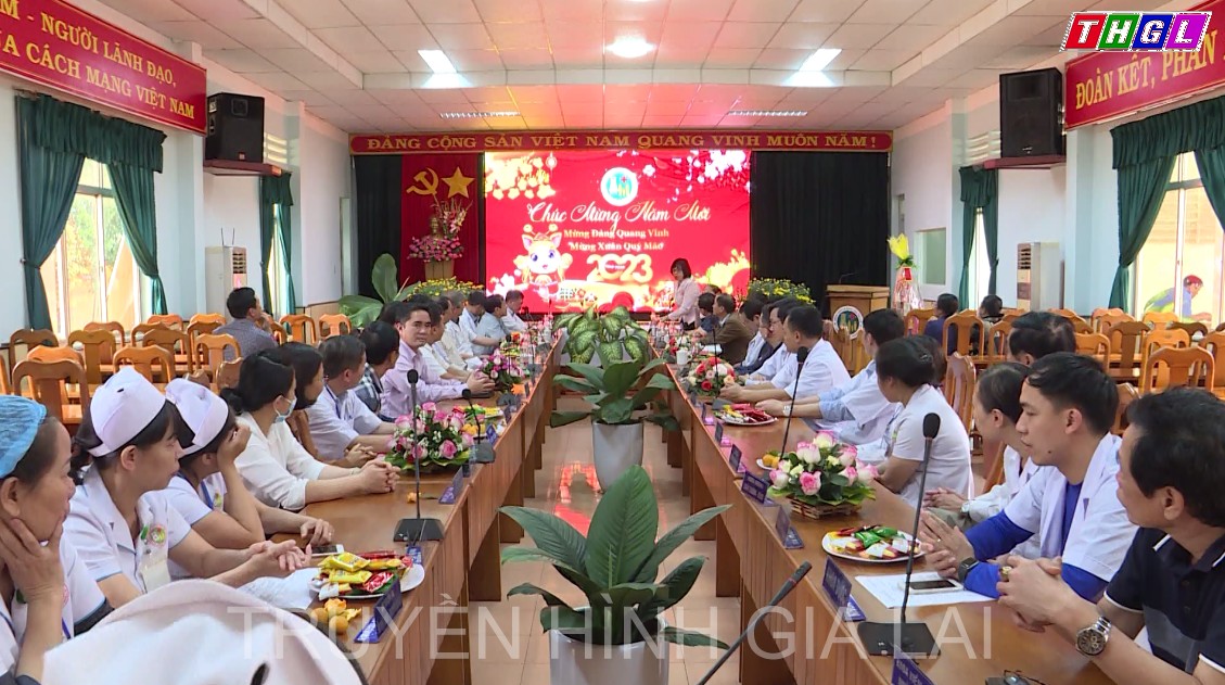 Phó Chủ tịch UBND tỉnh Nguyễn Thị Thanh Lịch thăm, chúc tết các đơn vị bệnh viện