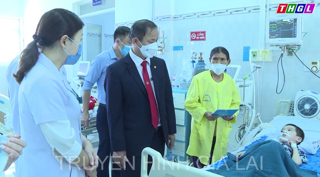BHXH tỉnh Gia Lai tặng quà Tết cho các bệnh nhân, bệnh nhi có hoàn cảnh khó khăn