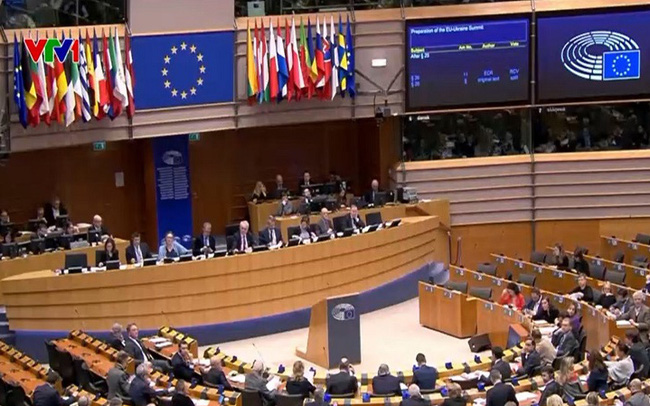 Châu Âu thảo luận hỗ trợ Ukraine và trừng phạt Nga