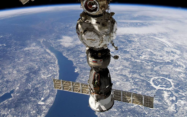 Tàu vũ trụ Soyuz MS-23 của Nga lên ISS đón các phi hành gia