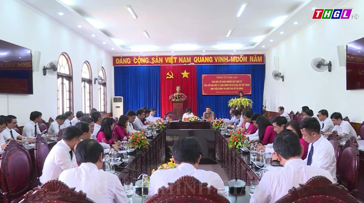 Đoàn nghiên cứu thực tế của Lớp Cao cấp lý luận chính trị K73, A02, hệ tập trung (Học viện Chính trị Quốc gia Hồ Chí Minh) làm việc với tỉnh Gia Lai