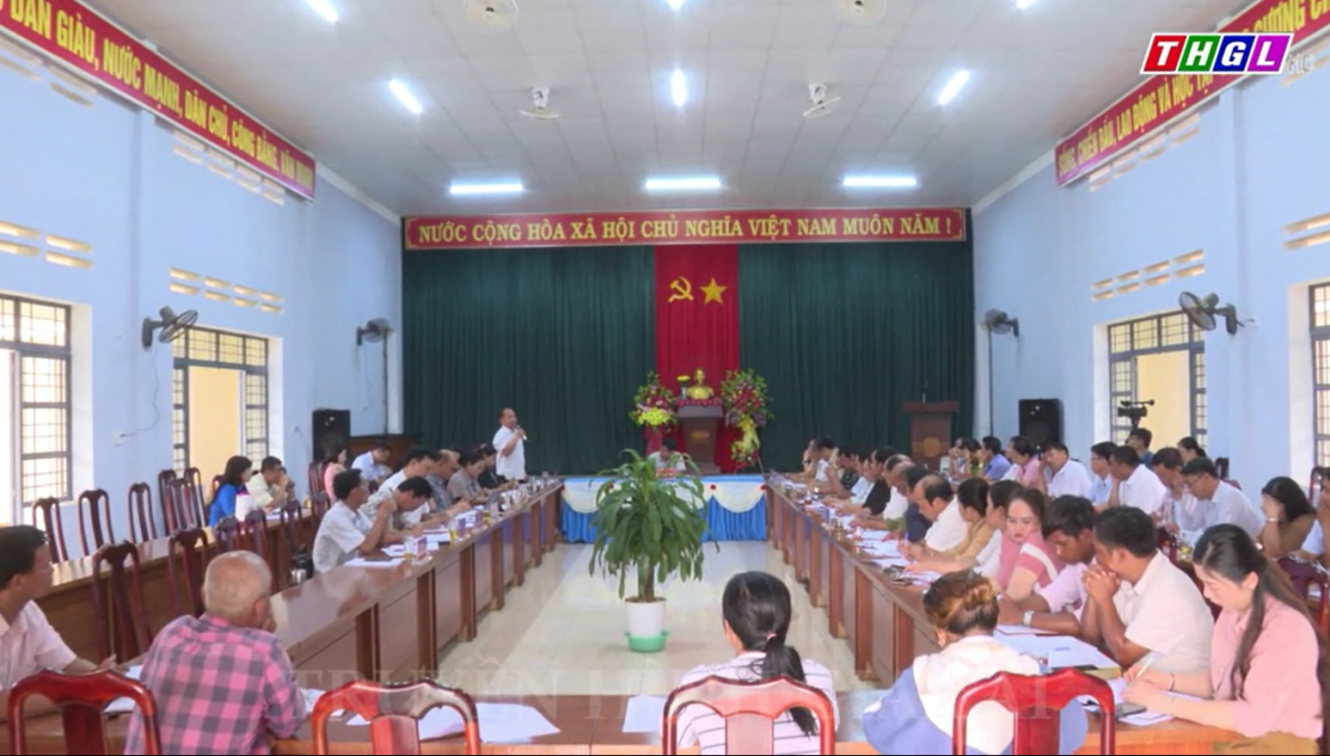 Phó Bí thư Tỉnh ủy Rah Lan Chung dự sinh hoạt Chi bộ làng Sung Le Tung, xã Ia Kla,  huyện Đức Cơ