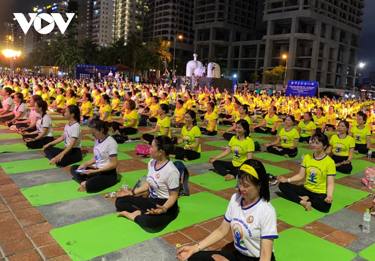 Gần 1.500 người tham gia Chương trình đồng diễn Yoga Đà Nẵng 2023