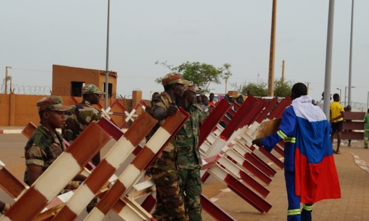 Đảo chính tại Niger: Chính quyền quân sự thuyết phục Tổng thống Bazoum từ chức
