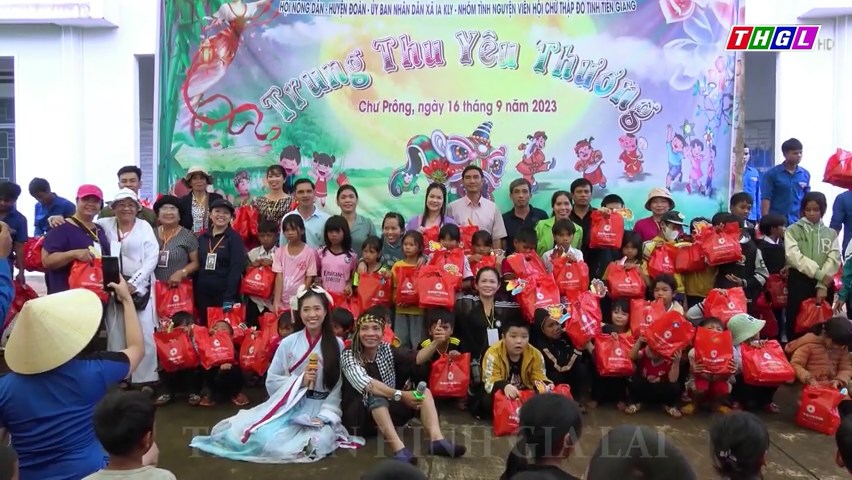 Tặng hơn 2 nghìn phần quà cho trẻ em, hộ khó khăn trên địa bàn huyện Chư Prông nhân dịp tết Trung thu