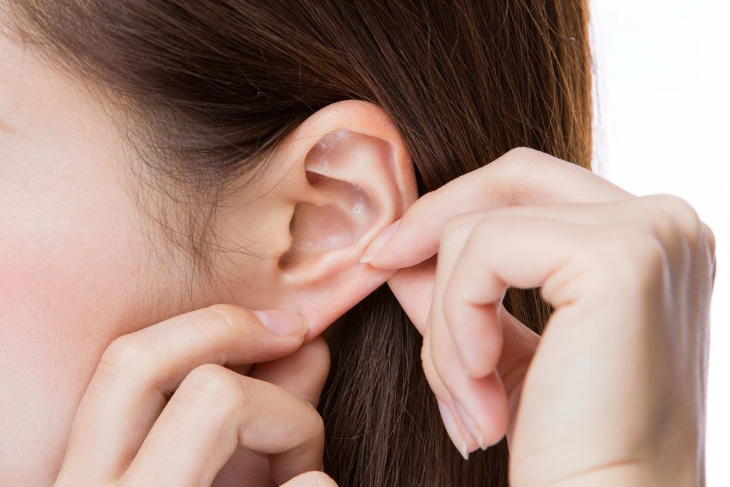 Những lợi ích không ngờ nếu bạn duy trì xoa bóp tai hằng ngày