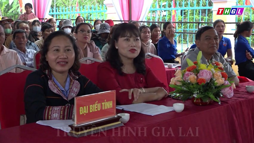 Đồng chí Ayun H’Bút – Phó Chủ tịch HĐND tỉnh Gia Lai dự Ngày hội Đại đoàn kết toàn dân tộc tại buôn Phùm