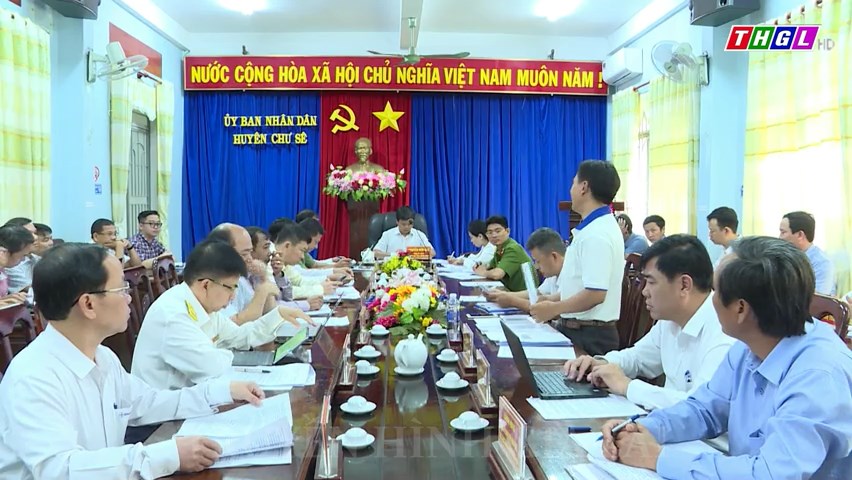 Phó Chủ tịch UBND tỉnh Nguyễn Hữu Quế chủ trì cuộc họp về việc nghe các ngành, địa phương báo cáo các giải pháp xử lý kiến nghị cung cấp nước sạch trên địa bàn huyện Chư Sê