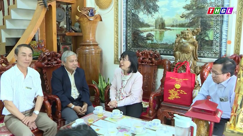 Phó Chủ tịch UBND tỉnh Gia Lai Nguyễn Thị Thanh Lịch thăm, chúc tết các đồng chí nguyên lãnh đạo UBND tỉnh và các bệnh viện