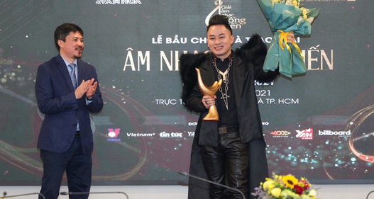 Giải âm nhạc Cống hiến 2021: Tùng Dương giành “cú ăn ba”, Hoa nở không màu là “Bài hát của năm”
