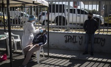 Quá tải bệnh viện vì COVID-19, ngành y tế Nam Phi trước lựa chọn đau đớn “cứu ai và không cứu ai”