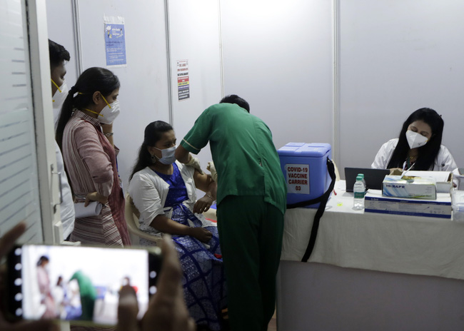 Số người mắc COVID-19 trên thế giới tiến sát mốc 100 triệu ca