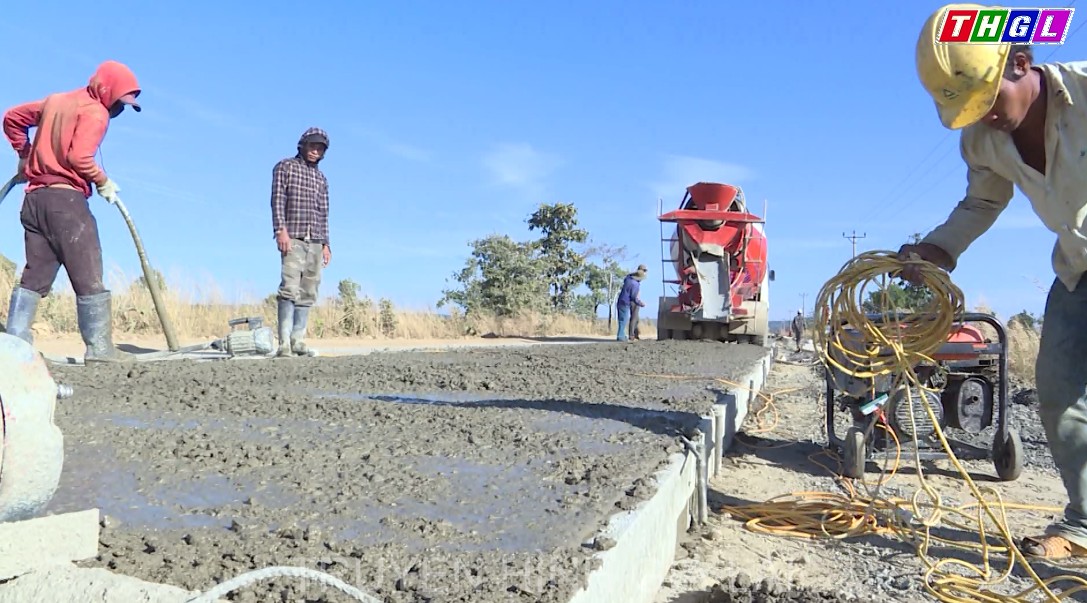Huyện Chư Prông phấn đấu hoàn thành tuyến đường liên xã Ia Ga, Ia Lâu, Ia Piơr trước Tết Tân Sửu