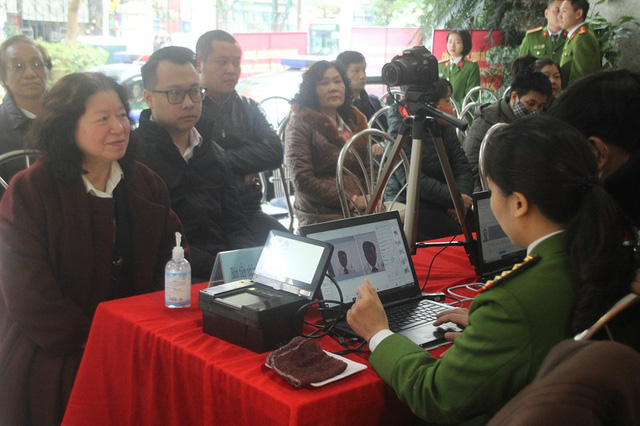 Dừng cấp CMND 9 số, CCCD mã vạch để cấp CCCD gắn chip