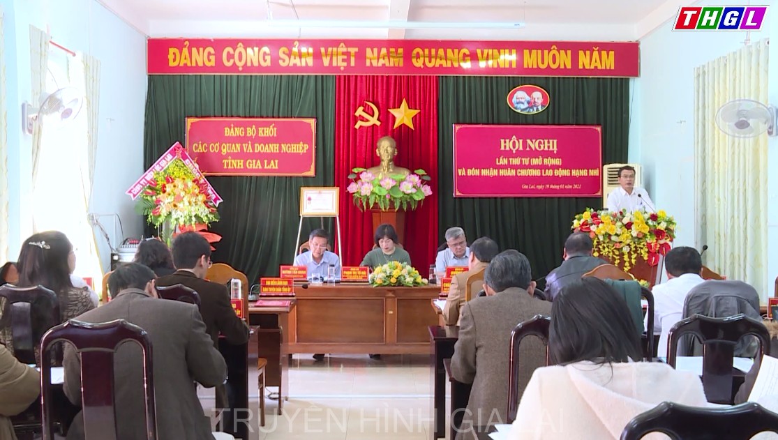 Đảng bộ Khối các cơ quan và Doanh nghiệp tỉnh Hội nghị lần thứ Tư (mở rộng) và đón nhận Huân chương Lao động hạng Nhì