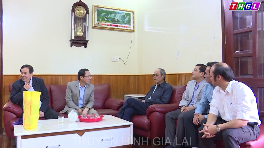 Phó Chủ tịch Thường trực UBND tỉnh Đỗ Tiến Đông thăm, chúc Tết  các đồng chí nguyên lãnh đạo tỉnh   