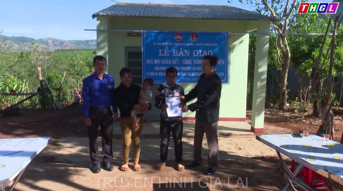 Huyện đoàn Ia Grai bàn giao nhà cho thanh niên có hoàn cảnh khó khăn