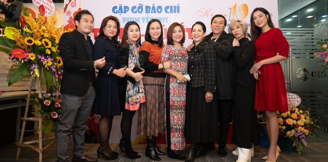 Nhiều diễn viên gạo cội góp mặt trong phim hài Tết Đú – Đú Tết