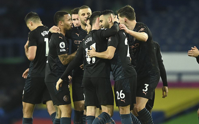 Everton 1-3 Manchester City: Man City xây chắc ngôi đầu