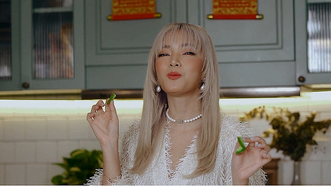 “Bạn gái tin đồn” của Binz, Châu Bùi ấp ủ làm phim trong năm mới