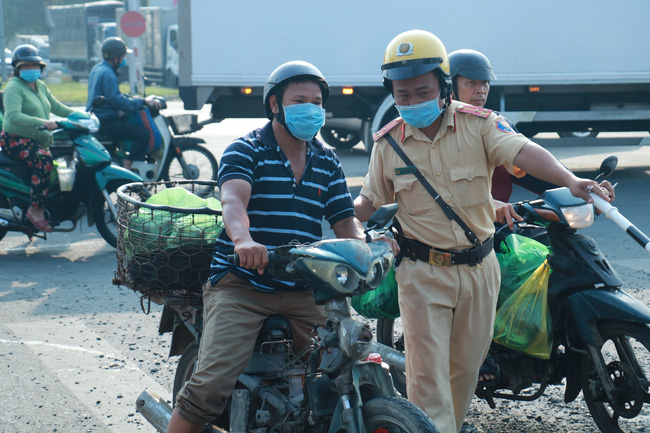 Hàng loạt xe cà tàng, xe cũ nát bắt đầu bị xử phạt