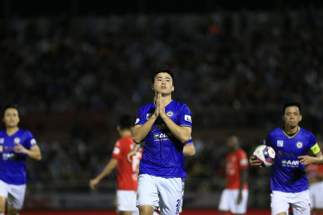 Kết quả, BXH LS V.League 1-2021 (ngày 23/3): CLB Hà Nội vươn lên dẫn đầu, SHB Đà Nẵng rơi xuống vị trí thứ 3