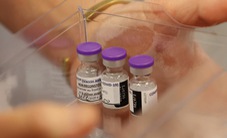 8 liều/100 dân – Bất cập nào trong chiến lược vaccine COVID-19 tập trung của EU?