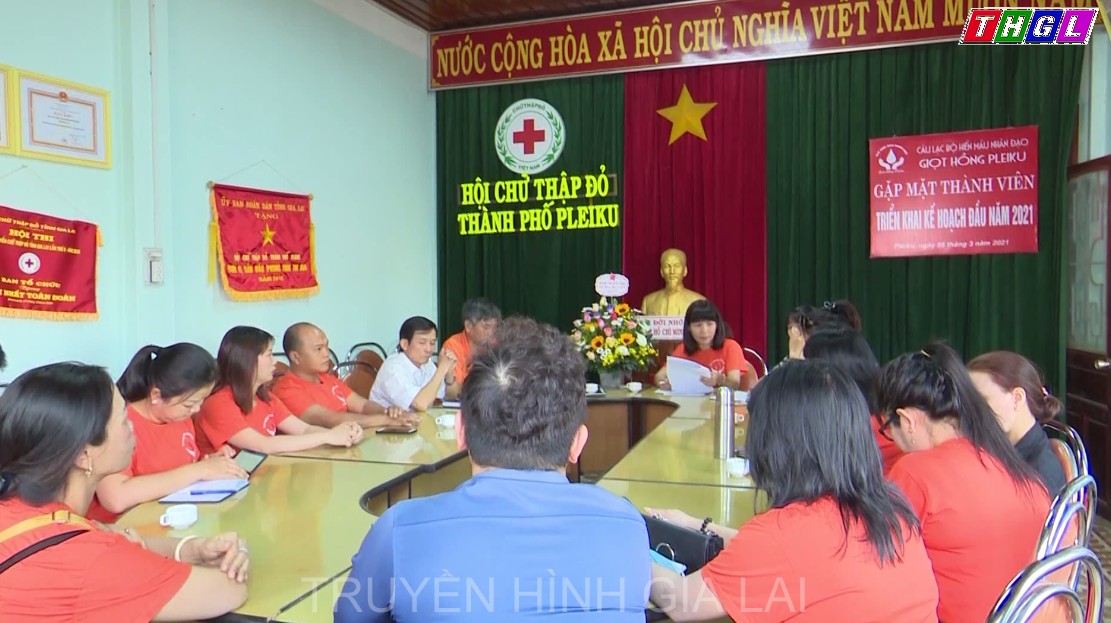 Câu lạc bộ hiến máu nhân đạo “Giọt Hồng Pleiku” gặp mặt thành viên và triển khai kế họach năm 2021