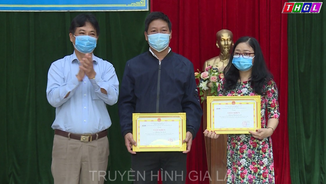 Đài PT-TH Gia Lai khen thưởng 14 tập thể, cá nhân có thành tích xuất sắc trong công tác tuyên truyền phòng, chống dịch Covid-19
