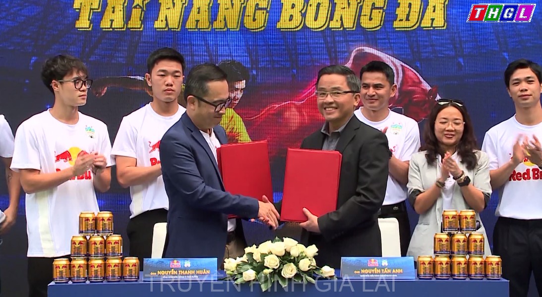 Khởi động Chương trình “Khơi dậy nội lực của các cầu thủ tương lai”