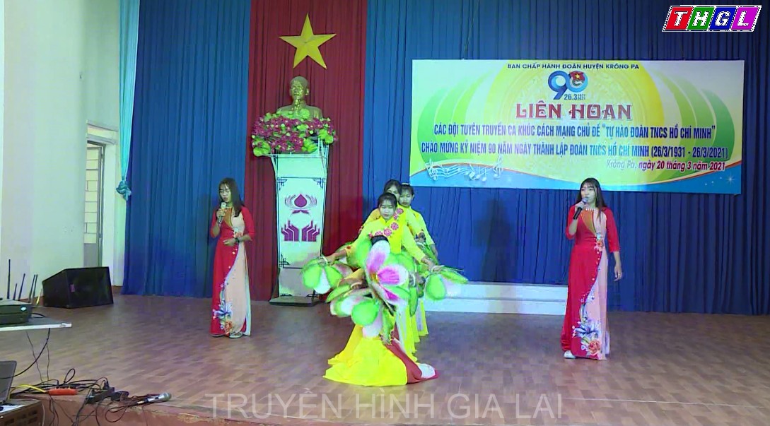 Huyện đoàn Krông Pa tổ chức Liên hoan các đội tuyên truyền ca khúc cách mạng.