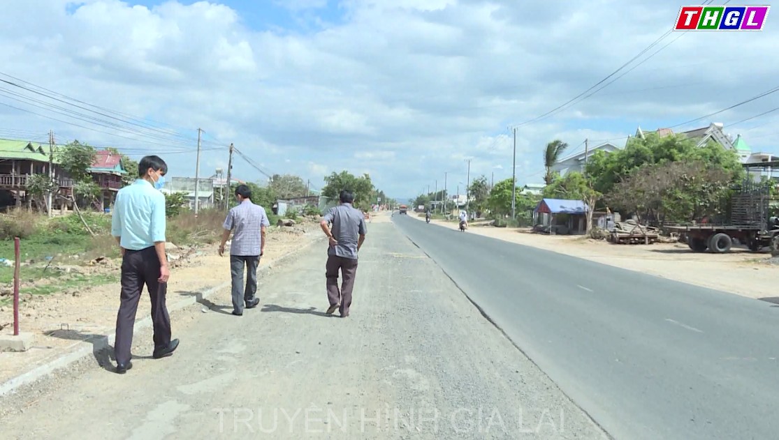 Sở GT-VT kiểm tra tiến độ thi công, sửa chữa Quốc lộ 25, đường Trường Sơn Đông và công tác phòng chống dịch Covid-19